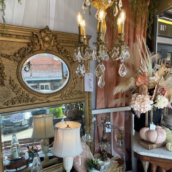 With Willing Hands Antiques - Antiques Near Me - Waxahachie, Texas With Willing Hands Antiques - Antiques Near Me - Waxahachie, Texas
