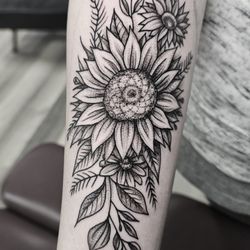 HOWL Tattoo & Piercing