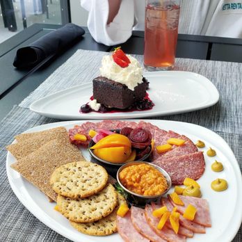 Vetta Nordic Spa - Charcuterie board - Day Spas Near Me - Oro-Medonte, Ontario Vetta Nordic Spa - Charcuterie board - Day Spas Near Me - Oro-Medonte, Ontario