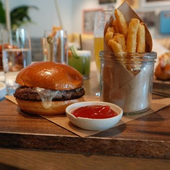 The Surfing Fox - Kids Cheeseburger - New American Near Me - Santa Monica, California