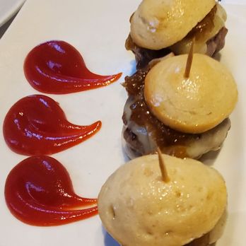 Vinitus Gran Via Madrid - Mini burgers - Restaurants Near Me - Madrid, M