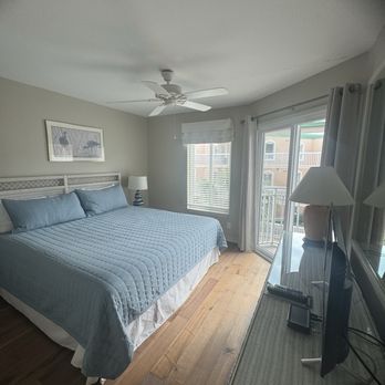 The Beach Club - Bedroom Rm 334 - Hotels Near Me - St. Simons, Georgia The Beach Club - Bedroom Rm 334 - Hotels Near Me - St. Simons, Georgia