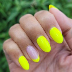 JM Spa - Neon summer nails