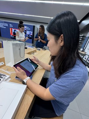 Apple Houston Galleria by null