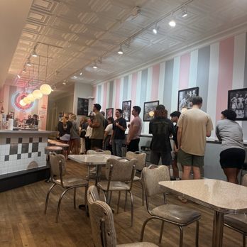 Pav’s Creamery - Ice Cream & Frozen Yogurt Near Me - Cuyahoga Falls, Ohio