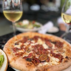 Harvest on Hudson - Fig and Prosciutto Pizza