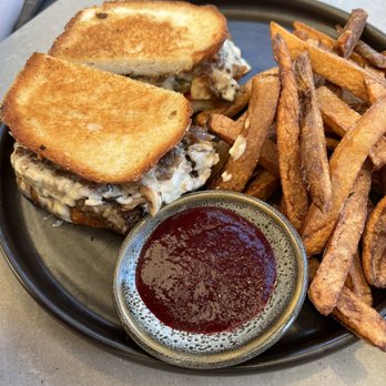The Plot - patty melt (brunch menu) - Vegan Near Me - Costa Mesa, California The Plot - patty melt (brunch menu) - Vegan Near Me - Costa Mesa, California
