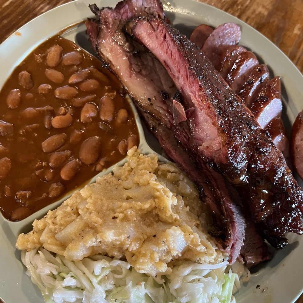 The Salt Lick BBQ - Brisket & Sausage Combo Plate - Barbeque Near Me - Round Rock, Texas