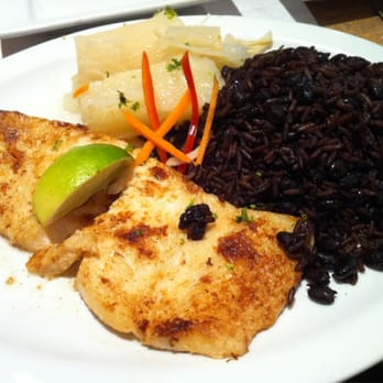 Metropol Restaurant & Bar - Cuban Near Me - Barceloneta, Puerto Rico
