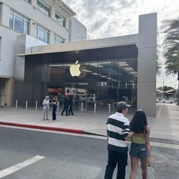The Scottsdale Quarter Apple storefront