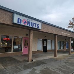 Early Bird Donuts - Outside
