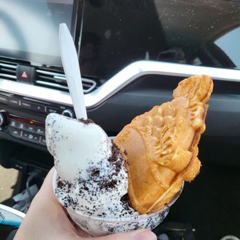 Omg Squee - Taiyaki sundae. Cereal milk soft serve, oreo topping, Nutella filling - Desserts Near Me - Austin, Texas