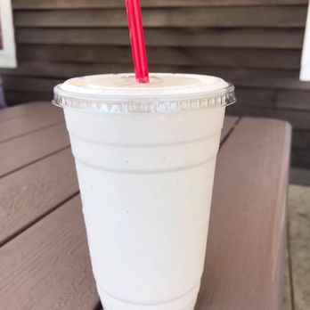 Scoopers - Pineapple Coconut Vanilla Milkshake - Ice Cream & Frozen Yogurt Near Me - Long Beach, Washington Scoopers - Pineapple Coconut Vanilla Milkshake - Ice Cream & Frozen Yogurt Near Me - Long Beach, Washington