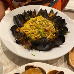 Rustico Taverna - LINGUINE ALLA POSILLIPO