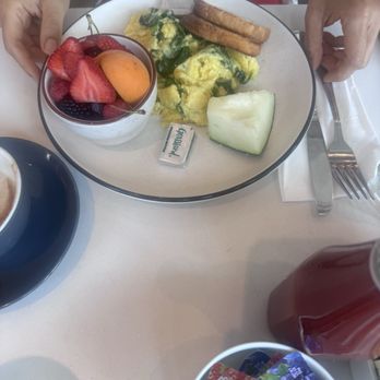 Metro Cafe - American Near Me - El Segundo, California