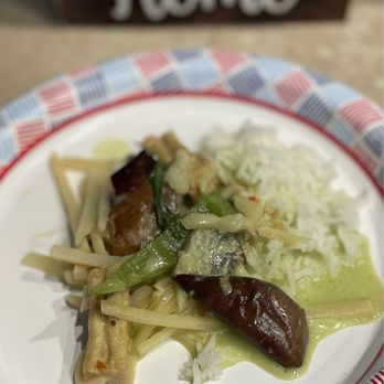 Chatch Thai Restaurant - Green curry with tofu & rice - Thai Near Me - Rogue River, Oregon Chatch Thai Restaurant - Green curry with tofu & rice - Thai Near Me - Rogue River, Oregon
