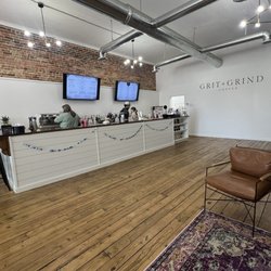Grit + Grind Coffee - Inside view