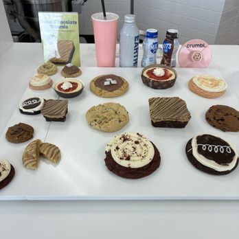 Crumbl - Woodbridge - Bakeries Near Me - Vaughan, Ontario Crumbl - Woodbridge - Bakeries Near Me - Vaughan, Ontario