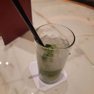 Baccarat Bar & Lounge by null