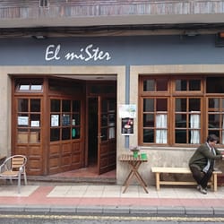 El Mister - entrada del local
