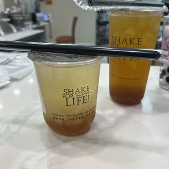 Ding Tea Rolling Meadows - Lychee green tea ( small one) I can't recall what second drink was. - Bubble Tea Near Me - Rolling Meadows, Illinois