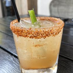 JW's Patio - Paloma spicy