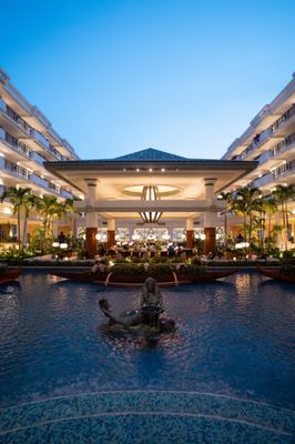 Botero Lounge by null