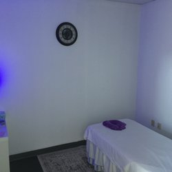 Holistic Foot and Back Massage - Our relaxing therapy room. Choose your massage type and prepare to enjoy a relaxing, holistic experience!