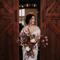 Fannin Oaks - Barn-style
Bridal photos