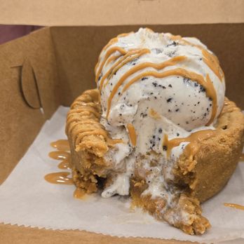 The Dirty Cheesecake - Ice cream with Stuffed Cookie - Desserts Near Me - Smithtown, New York