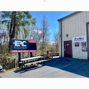 Eakle's Auto Care - Eakle's customer entrance, at the back of the left / north-east corner of the building - Auto Repair Near Me - Ellicott City, Maryland