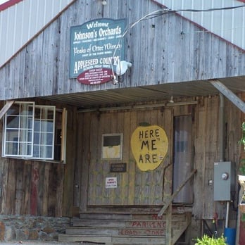 Johnson's Orchard - the front of the building - Farmers Market Near Me - Bedford, Virginia
