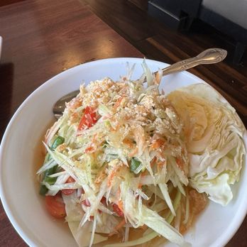 Long Beach Thai Restaurant - Green Papaya Salad (som tom) - Thai Near Me - Long Beach, California