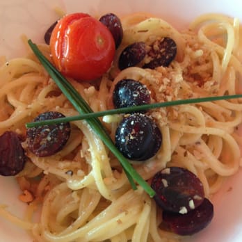 Sky-Lounge - spaghetti gorgonzola with grapes - Lounges Near Me - Zug, ZG