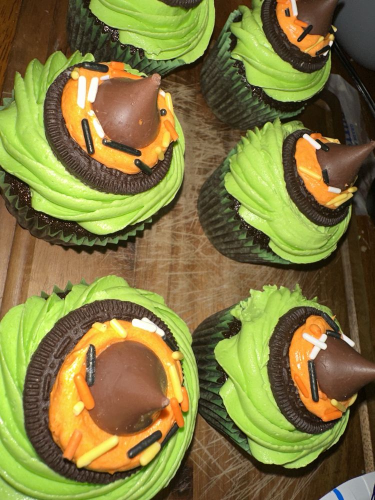 Kandid Kupcakes Logo