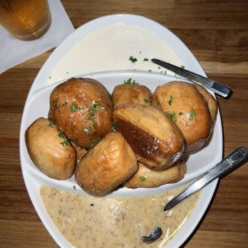 Matt The Miller's Tavern - Pretzel Bites - American Near Me - Dublin, Ohio