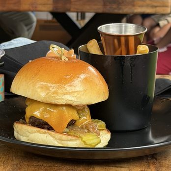 Long Weekend - Burger - New American Near Me - Houston, Texas