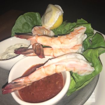 Houston's Restaurant - Shrimp cocktail - American Near Me - Pompano Beach, Florida