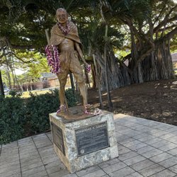 Mohandas K. Gandhi Statue - Statue
