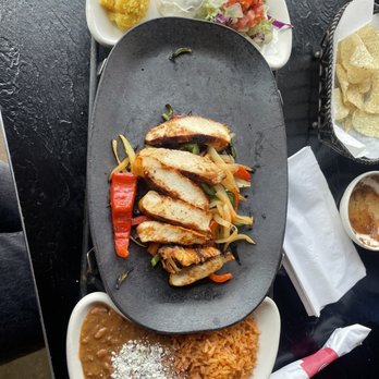 Chevys Fresh Mex - Lunch portion chicken fajitas - Mexican Near Me - Arlington, Virginia