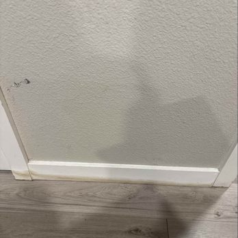 Skyview North Apartments - water line on baseboards - Apartments Near Me - Hutto, Texas Skyview North Apartments - water line on baseboards - Apartments Near Me - Hutto, Texas