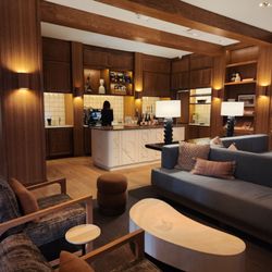 Marina Grand Resort - Coffee and wine bar in lobby
