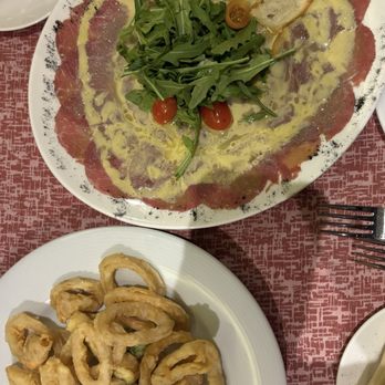 Bacoli Tratoria - Calamari, beef carpaccio - Hotels Near Me - Cancún, ROO