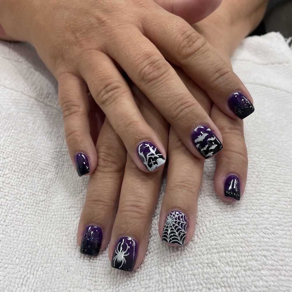 Polish Room 2 - Phoenix - Spooky Halloween nails by Linh. - Nail Salons Near Me - Phoenix, Arizona