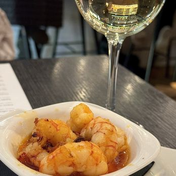 Vinitus - Shrimps "al ajillo" style - Tapas Bars Near Me - Barcelona, B