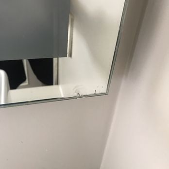 Hotel Renew - Chipped mirror - Hotels Near Me - Honolulu, Hawaii