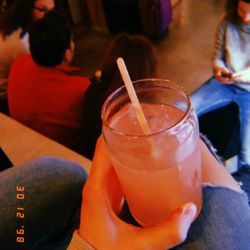 Granizado de limón con violeta.