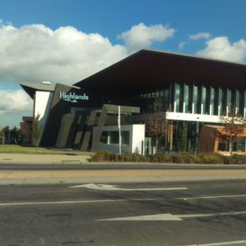 Highlands Hotel - Outside - Restaurants Near Me - Craigieburn, VIC
