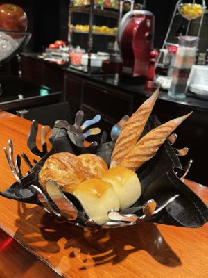 L'Atelier de Joel Robuchon Roppongi Hills Restaurant by null