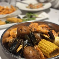 IZUMI Hibachi-Sushi & Seafood King - Seafood Boil